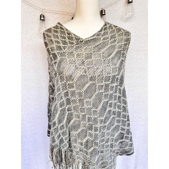World Market Acrylic Blend Gray Cream Fringe Trim Asymmetrical Poncho One Size - Picture 3 of 8